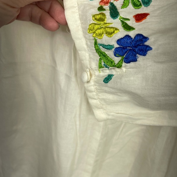 Intro. Bohemian embroidered popover tunic top size small - Picture 4 of 8